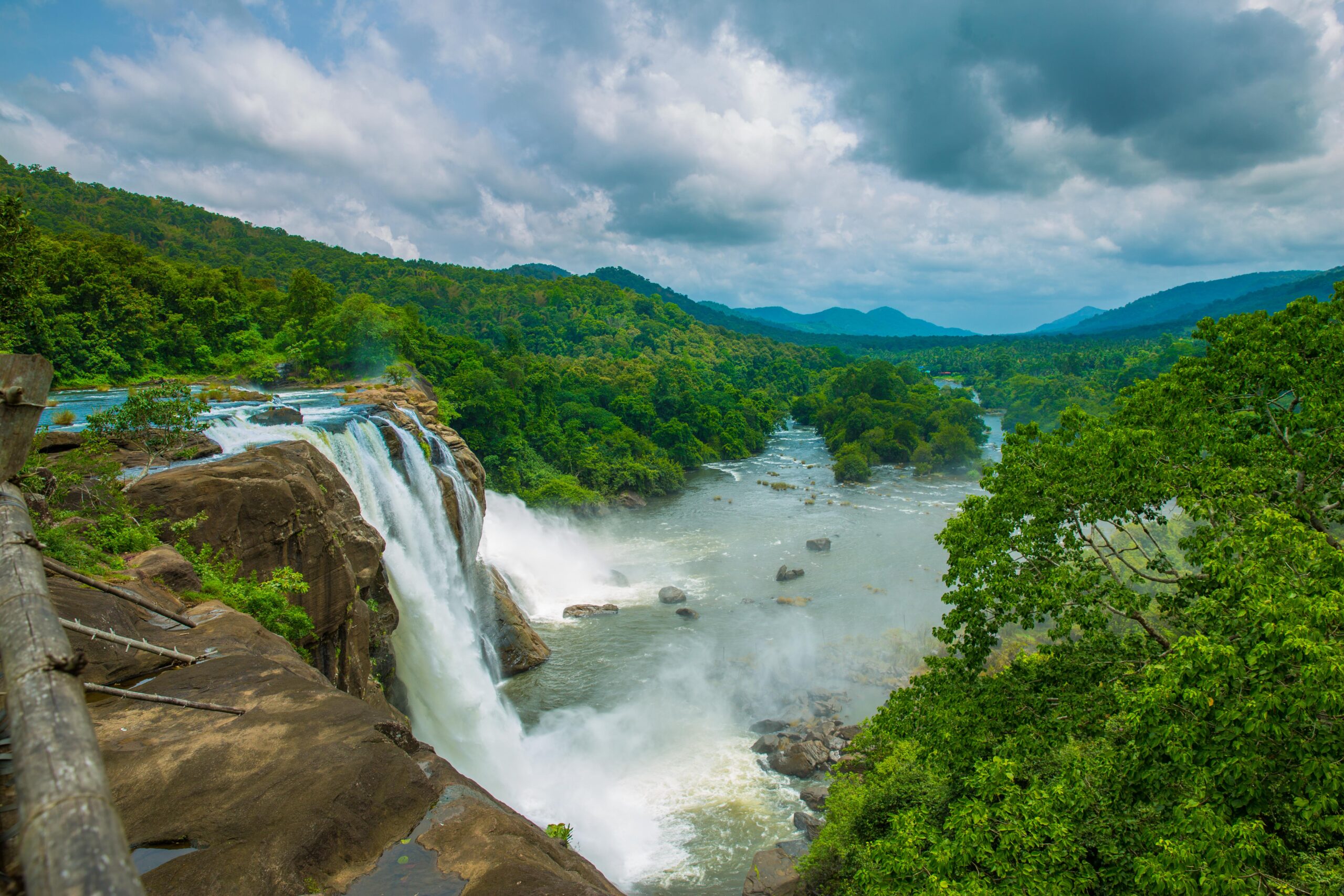 The_View_of_the_Athirapally_Falls_during_the_onset_of_Monsoon